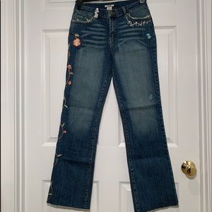 NWOT, Zelie Jeans, embellished /embroidery